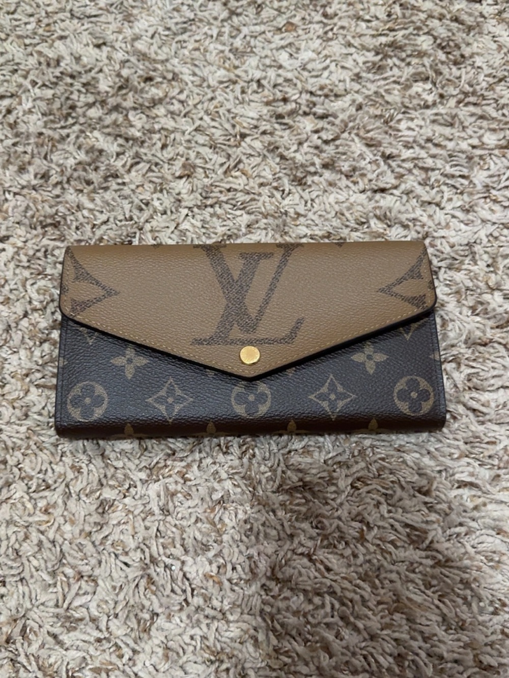 NEW Louis Vuitton Reverse Monogram Sarah Wallet (Includes original box/dustbag)